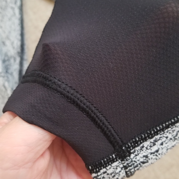 Lululemon pants with black panel - Picture 3 of 15